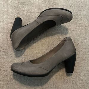Ecco Grey Wingtip Leather Pumps Women’s Size 36